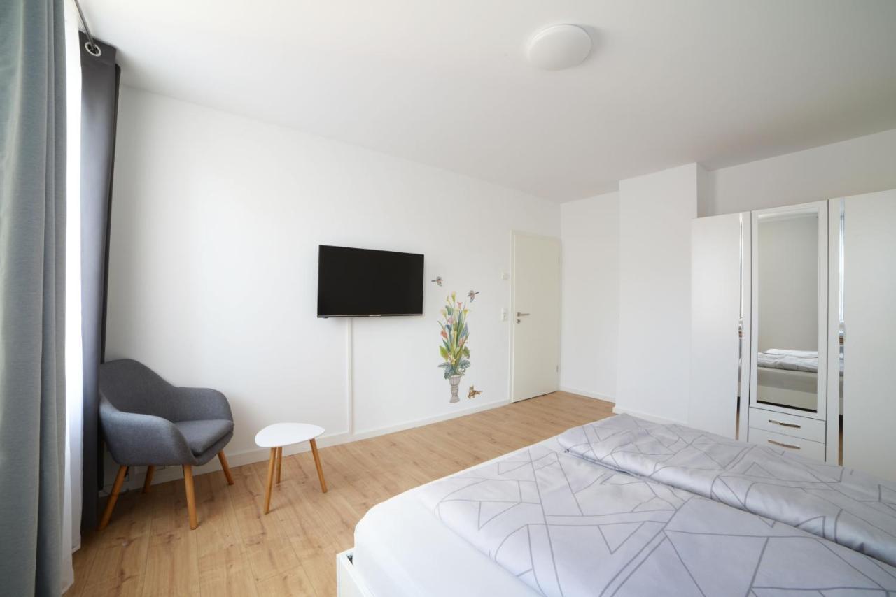 Schoene Ferienwohnung 78M2, 3 Schlafzimmer, 2 Baeder, Zentrumnah, 1Og Erfurt Exterior photo