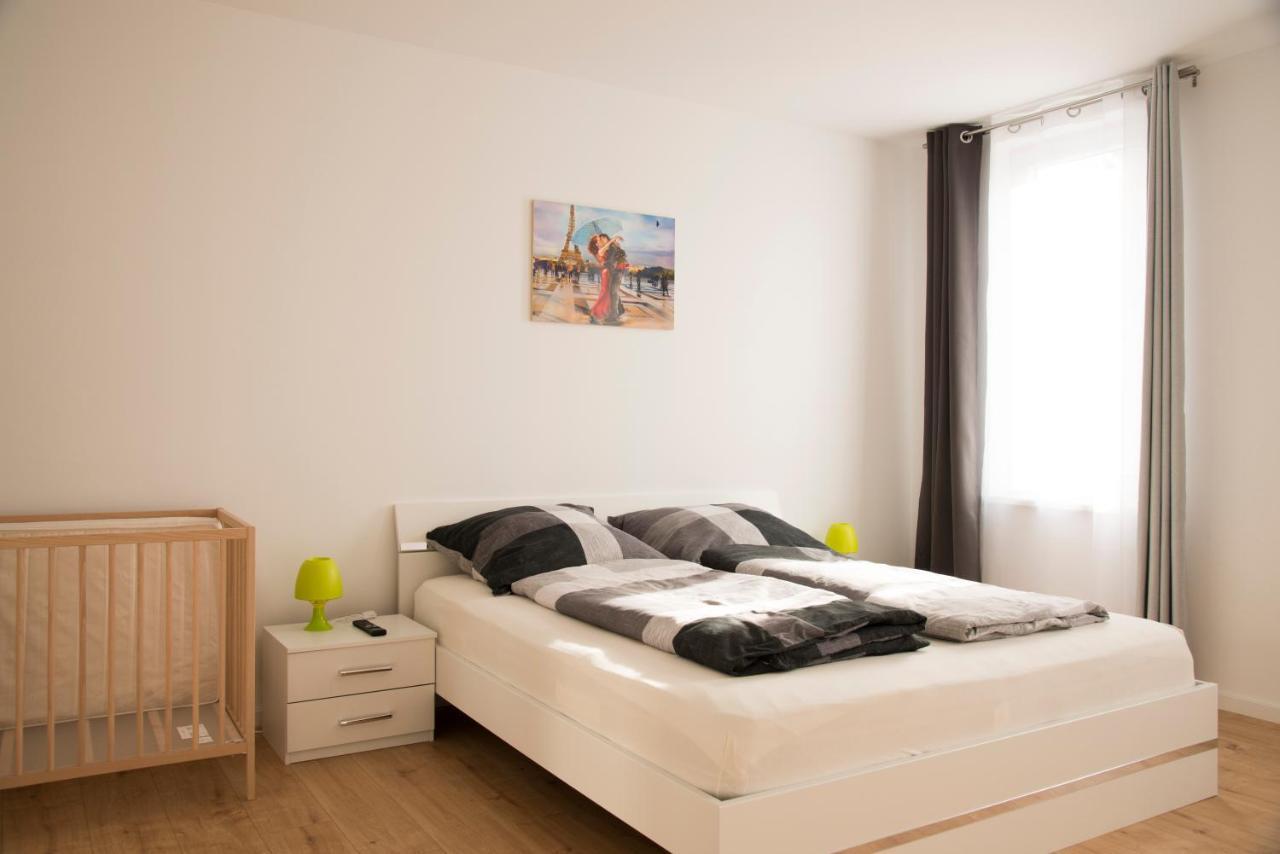 Schoene Ferienwohnung 78M2, 3 Schlafzimmer, 2 Baeder, Zentrumnah, 1Og Erfurt Exterior photo