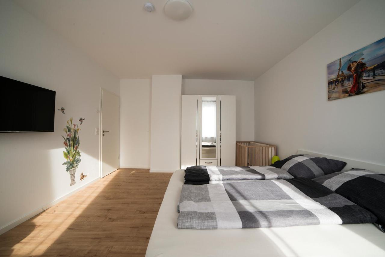 Schoene Ferienwohnung 78M2, 3 Schlafzimmer, 2 Baeder, Zentrumnah, 1Og Erfurt Exterior photo